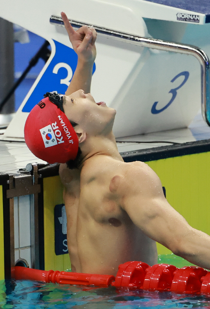 항저우ON AG 新 금메달 지유찬 韓 자유형 50m 21년 만의 AG 스포츠조선