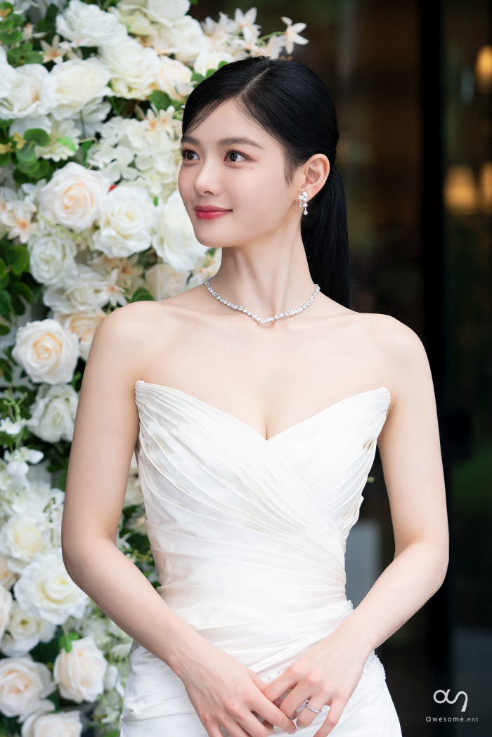 Kim Yoo Jung Turns Heads In Snow White Wedding Dress In My Demon Zapzee Premier Korean 1416