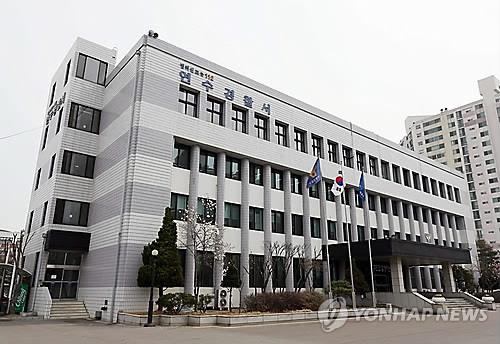 선거 벽보 훼손한 60대 취객 '덜미'…인천서 총 22건 발생