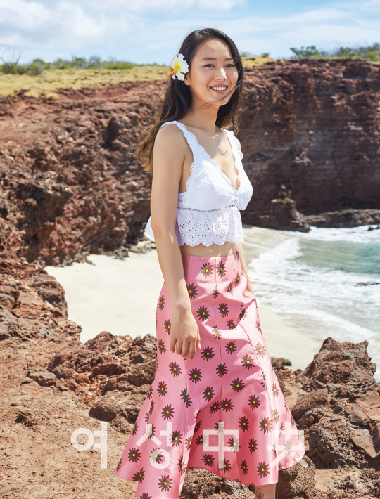 '4월의 신부' 윤진서, 하와이서 만개한 꽃미모