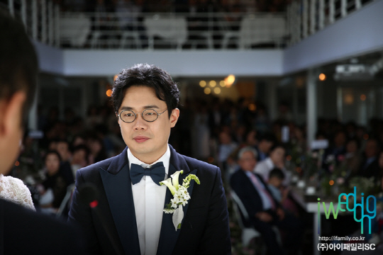 안세하, 결혼식 본식 사진 공개 '행복한 새신랑'