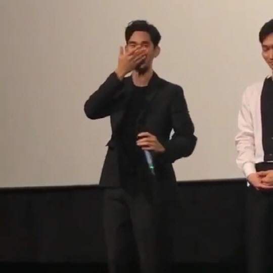 '리얼' 김수현, 무대인사에서 깜짝 눈물… 말 잇지 못해