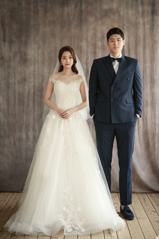 DB 김창모, 미모의 신부와 20일 결혼식