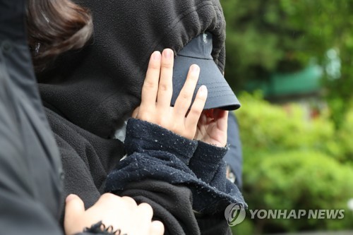 `홍대 누드모델 몰카 유출` 피고인 첫 재판…"혐의 인정"