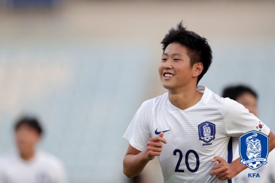 '韓 축구 희망' 이강인, 발렌시아와 2022년까지 재계약