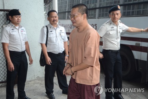 자가용 비행기 타고 아동 성폭행…태국 파계승에 징역 114년형