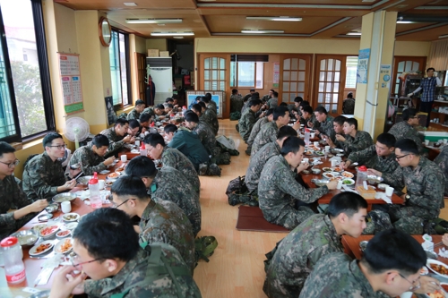 육군 제1기갑여단, 훈련 후 단체 외식…지역 경기 활성화 앞장