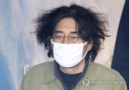 `황제보석 논란` 이호진 징역 7년 구형…"술집 간적 없어" 눈물