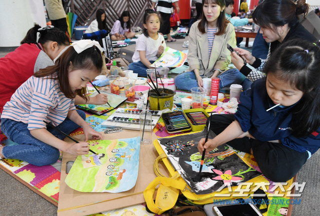  2019 하이원 글·그림 대회, 그림그리기에 푹 빠진 어린이들