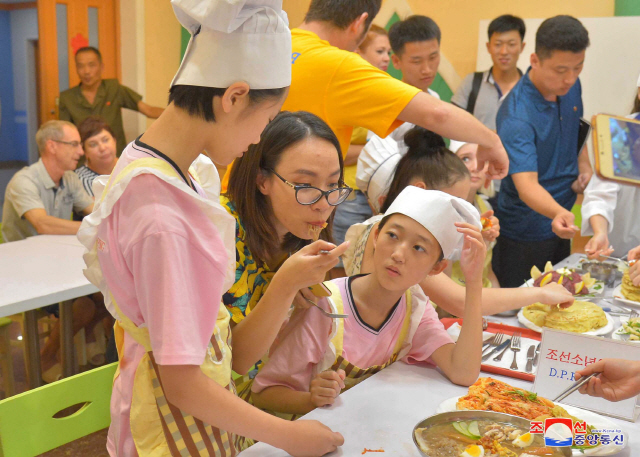 북한에서 열린 국제소년 야영대회