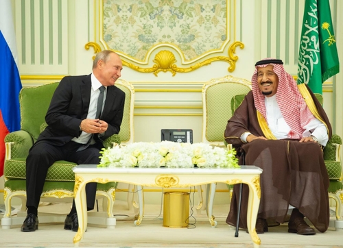 시리아서 미군 발뺀 날 러시아-사우디 '전략적 동반자' 선언