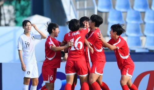 한국 U-19 여자축구, 북한에 1-3 완패…결승진출 실패