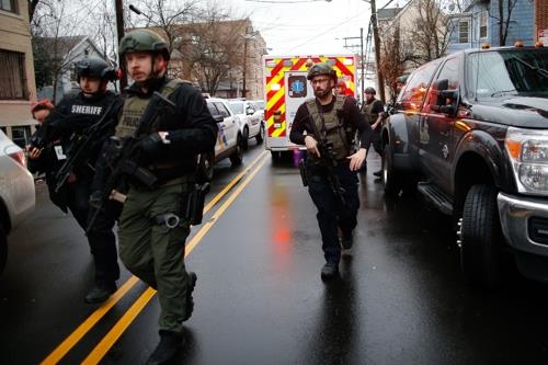 美뉴저지주서 총격…"경찰관·용의자 등 6명 사망"