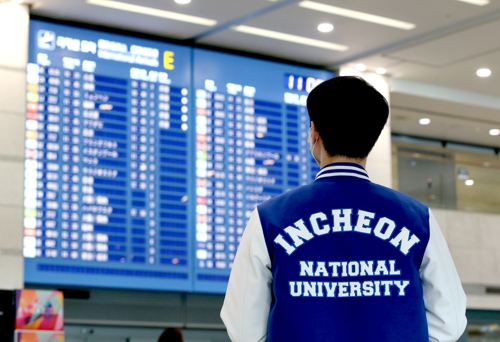 특수작전 펼치듯…콜밴으로 중국유학생 공항서 호송