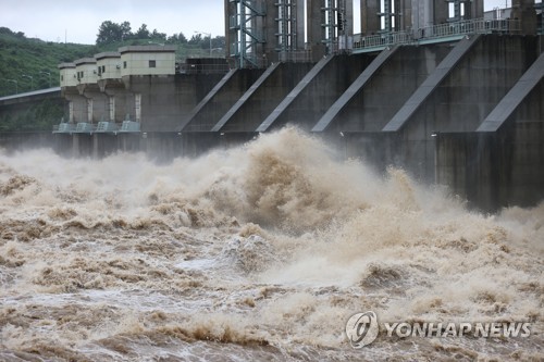 임진강 수위 떨어져 안정세…필승교 5.4m·군남댐 30m