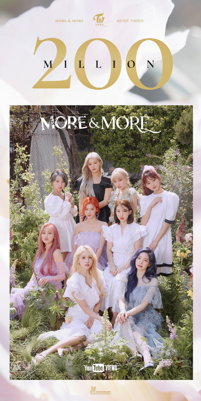 트와이스 'MORE&MORE' MV 2억뷰 돌파…K팝 걸그룹 최초 13연…