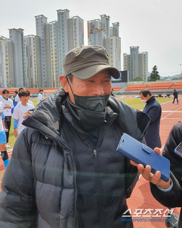 선문대 안익수 감독 "선수들, 우승에 도취되지 말고 더 성장하길"