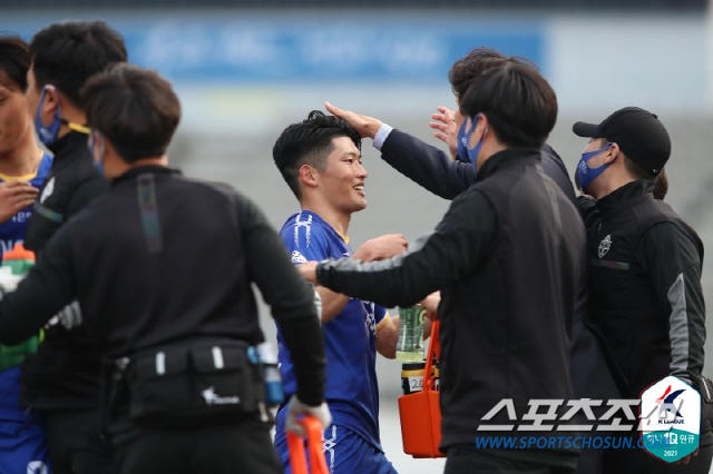 "한국은 가정폭력에 의외로 관대한 줄" 료헤이 논란에 日팬들도 발칵