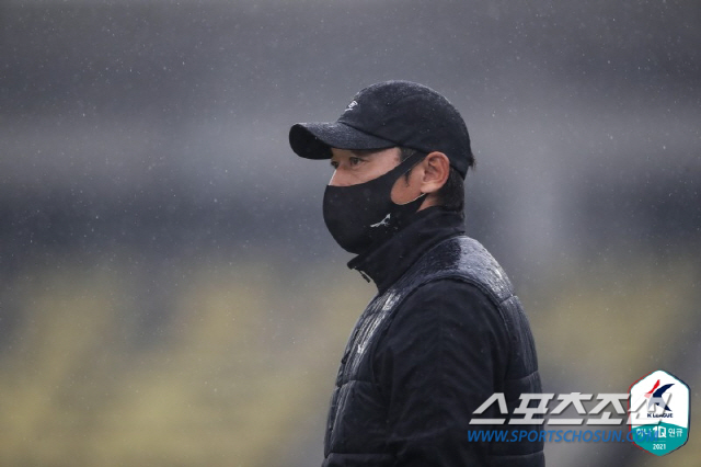 김남일 성남 감독"울산,대표팀과 경기하는 느낌...박용지 분발 필요"