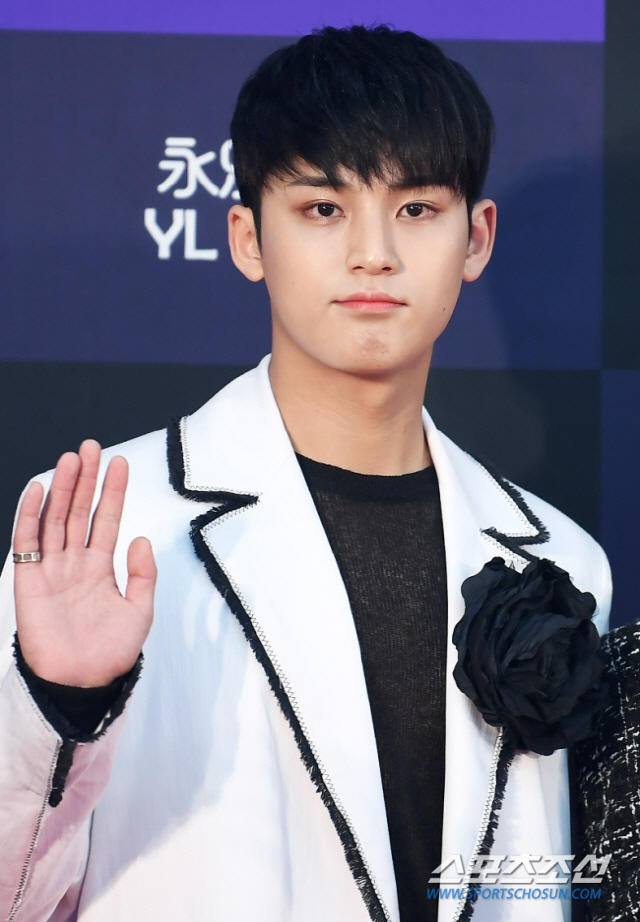 세븐틴 민규, 학폭 의혹 벗었다…"팬 여러분께 심려 끼쳐 죄송"