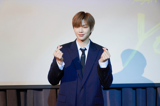  "워너원 시너지 기대"…강다니엘, 고통의 고해성사 '옐로우'(종합)