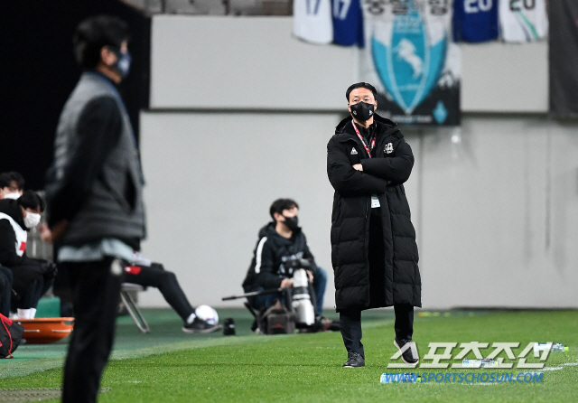 이랜드에 패한 FC서울 박진섭 감독 "더비 패배은 우리에게 아픔이다"