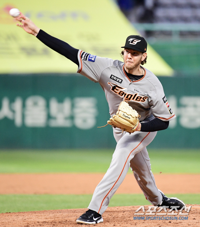 '감회어린 KBO 데뷔승' 킹험, "첫승까지 2년이나 걸렸다"