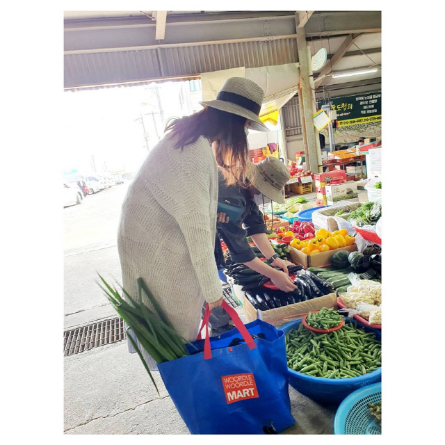 '설경구♥' 송윤아, 모자+마스크로 다 가려도 '눈에 띄는 연예인포스'