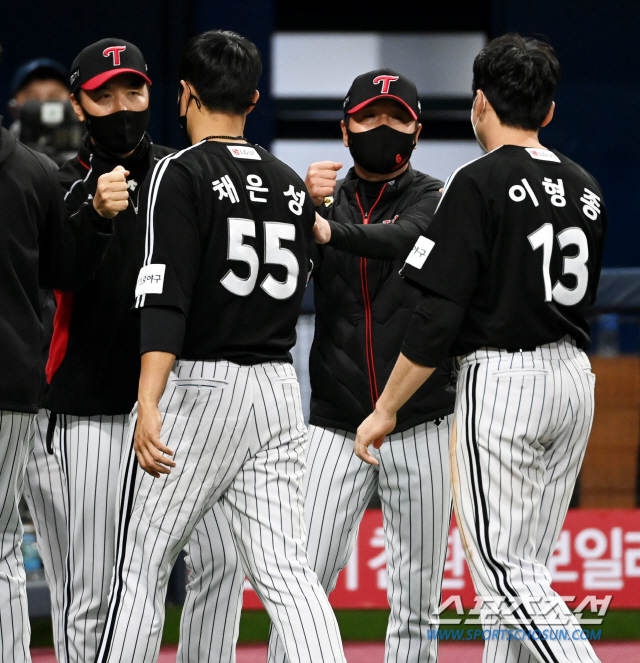 류지현의 생각 "야수가 마운드에 오르는 일이 없게끔 운영해야죠."