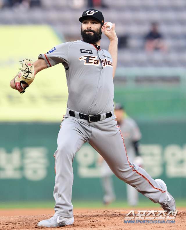 한화 카펜터, NC전 5.1이닝 2실점 'KBO 첫승 도전'