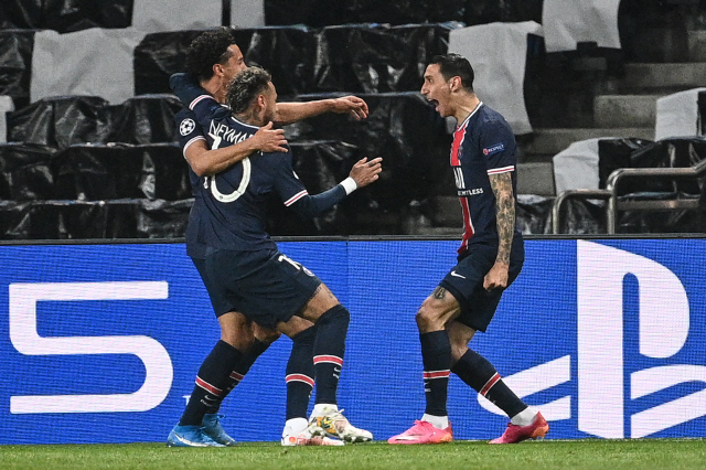 '마르퀴뇨스 선제골' PSG, 맨시티에 전반 1-0 리드 중