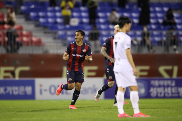 승격팀 수원FC 기세 놀랍다, 제주 이어 '잔류경쟁' 광주까지 꺾고 2연…