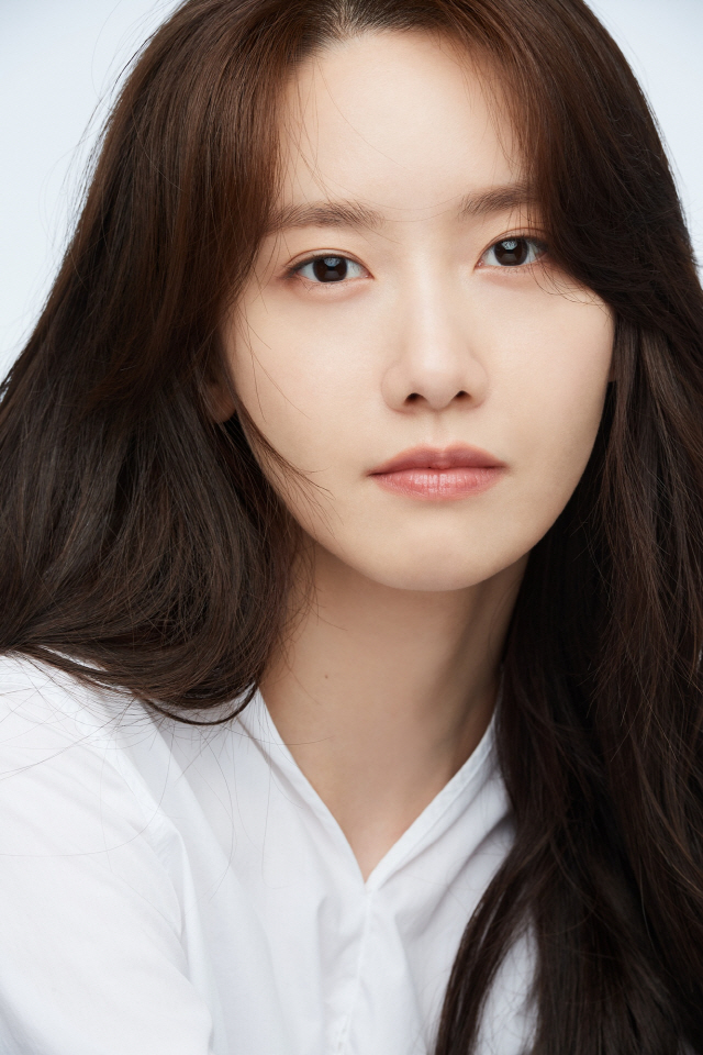  "韓영화의 얼굴"…윤아, '코리안 액터스 200' 캠페인 선정 비주얼 …