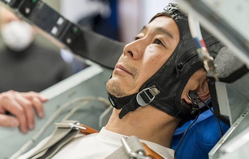 "일본 갑부 마에자와 등 2명, 러 소유스 우주선타고 ISS 여행"