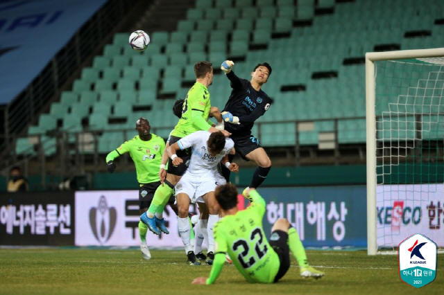 지지않는 대구(4위)와 이기지 못하는 전북(2위)의 '대팍' 맞대결, 누…