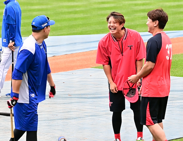 '예전 생각 나네~' 오재일 류지혁 이우성, 다시 만난 옛 동료들