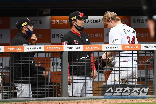 '어깨 통증' 르위키 또 1군 말소 "언제 나아질지 몰라"