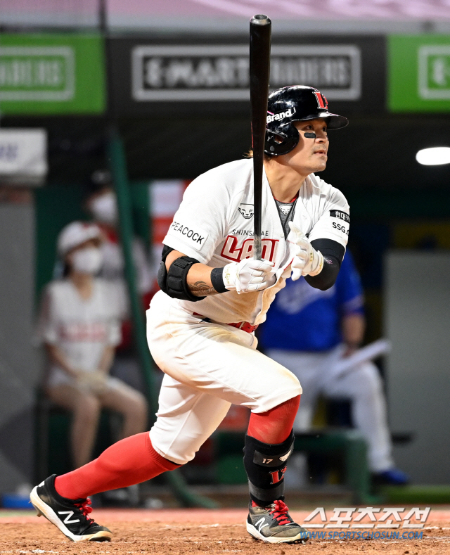 ①'한국 온 지 100일' 추신수 "이젠 불평·불만보다 KBO 환경 받아…