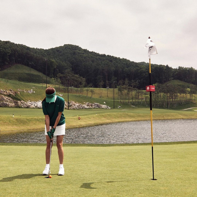 '이병헌♥' 이민정, 각선미 뽐내며 골프 연습.. 프로 골퍼 같은 포스