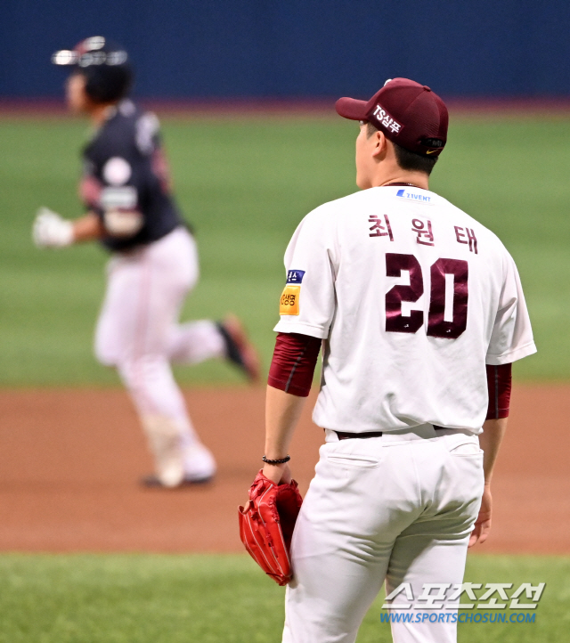 "실투는 홈런 하나, 공 좋았다"…흔들렸던 최원태, 이유는 '진격의 거인…