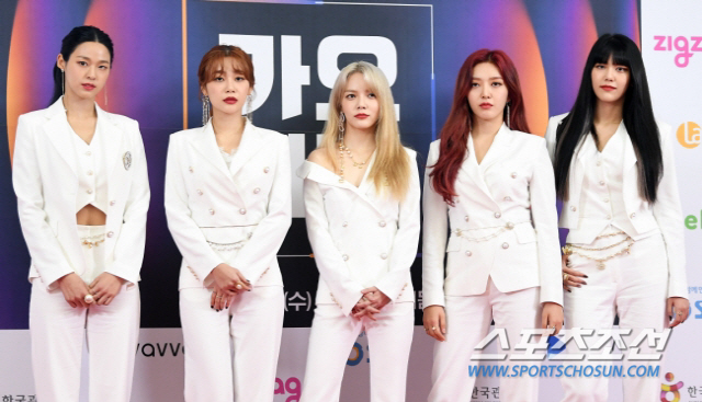  AOA 팬덤 "권민아 왕따 의혹 사실NO, 지민 괴롭힘 인정한적 없다"