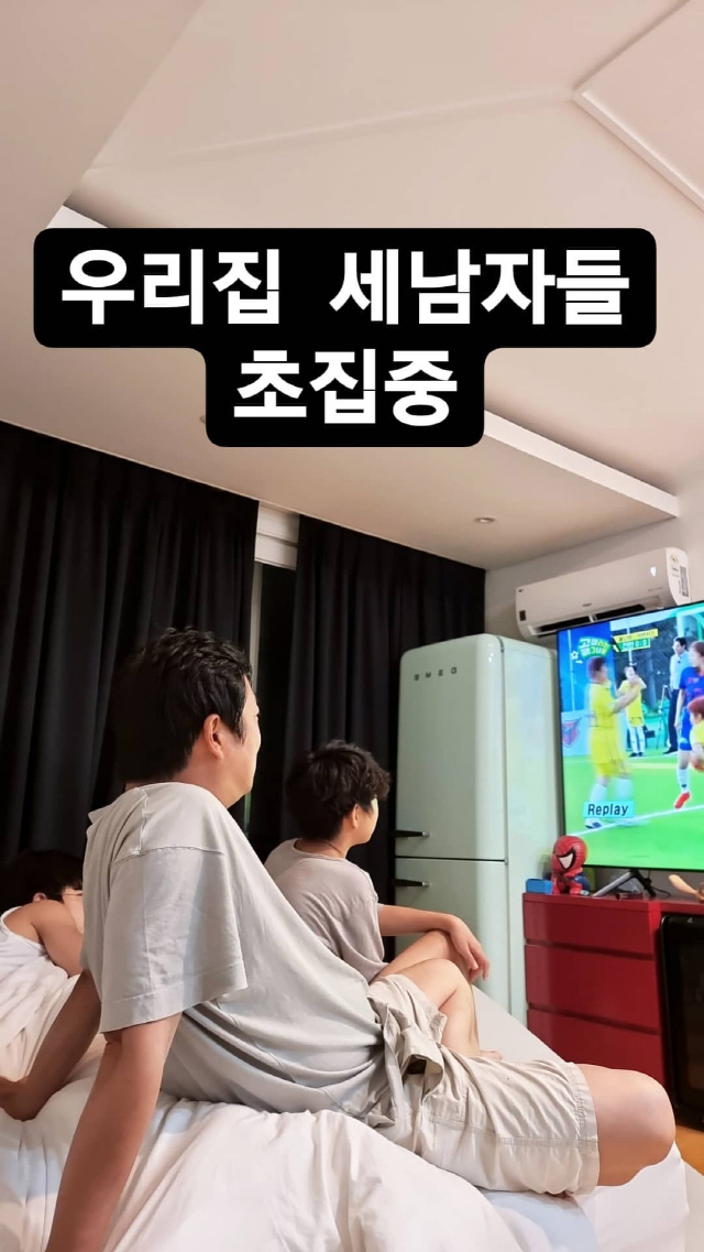 '이수근♥' 박지연 "우리 집 세 남자들 초집중"...'삼부자'의 오붓한…