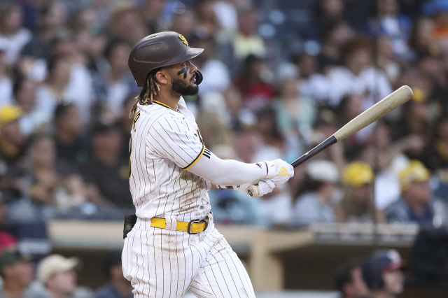 홈런-도루왕 동시 석권? "디그롬, 오타니 말고 페타주도 있다" MLB.…