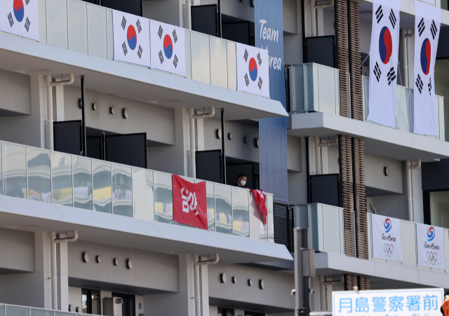 "신에게는 아직..." 이순신 응원현수막이 오늘 아침 철거됐다