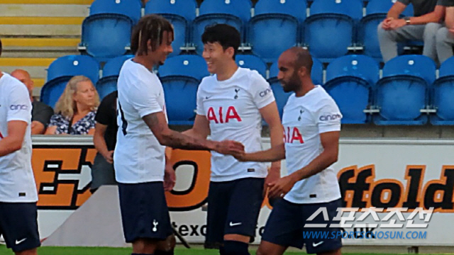 손흥민 전반에만 1골-2도움 토트넘 3-0 콜체스터(전반 종료)