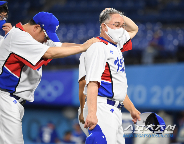 '끝내기 승' 김경문 감독 "선수들, 끝까지 집중력 보여줬다"