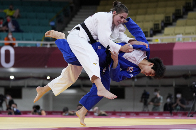 유도 78kg 윤현지 결승진출 실패, 세계랭킹 1위 말롱가에 반칙패