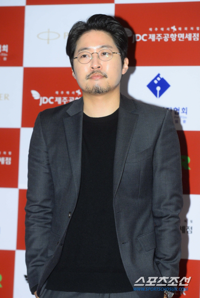 '미투 가해자' 조현훈 감독, tvN '홈타운' 작가였다 "뉘우치며 살겠…
