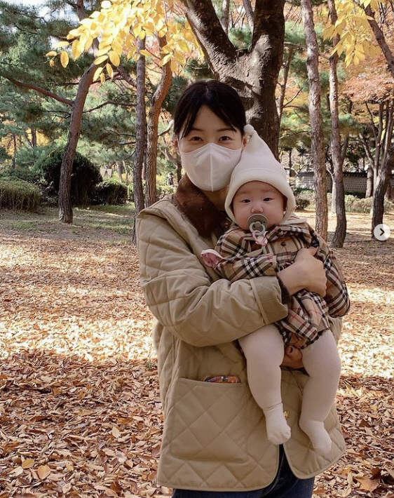 '검사남편♥' 한지혜, 딸과 함께 가을 커플룩..알고보니 'B사 명품 깔…