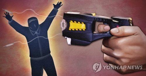 경찰, 한국형 3연발 전자충격기 도입…미국 테이저건보다 가벼워